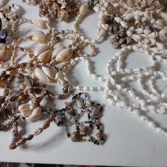 30 Pc Lot Of Shell Jewelry - Picture 3 of 16